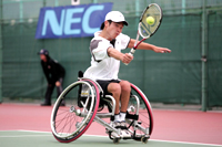 Shingo Kunieda playing in a match(Photo by the ITF, photographed by Akira Andoh)