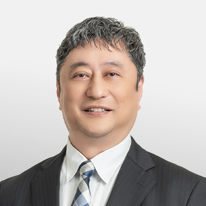 portrait of Taku Yamazaki