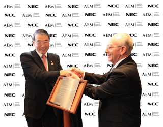 Dr. Nobuhiro Endo, President, NEC Corporation (left), Dr. Francisco Javier Mendieta Jimenez, Managing Director, Mexican Space Agency (right)