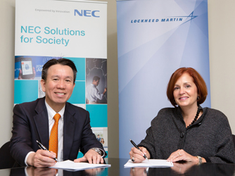 Left : Mr.Tetsuro Akagi, Managing Director of NEC Australia Right : Ms. Sondra L Barbour, Executive Vice President, Information Systems & Global Solutions, Lockheed Martin