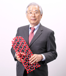 NEC Senior Research Fellow Sumio Iijima